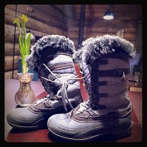 Kamik winter snoboots womens. 9